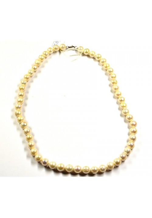 Necklace with natural Pearls